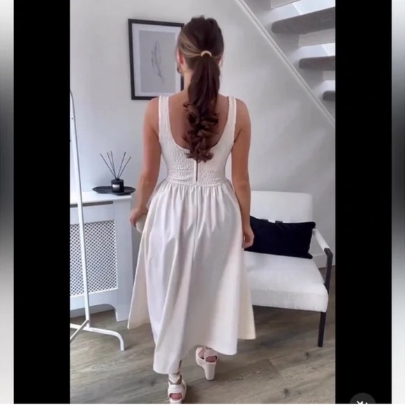 ZARA WHITE DRESS. TRENDING & CLASSIC - Picture 2 of 4